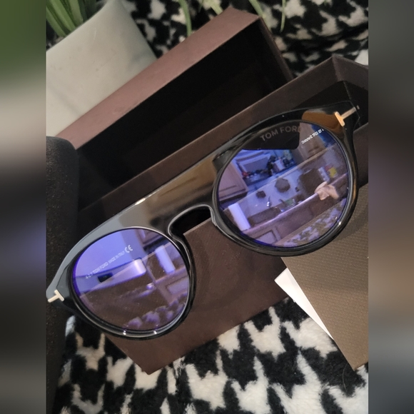 Tom Ford Unisex Glasses - Picture 11 of 13